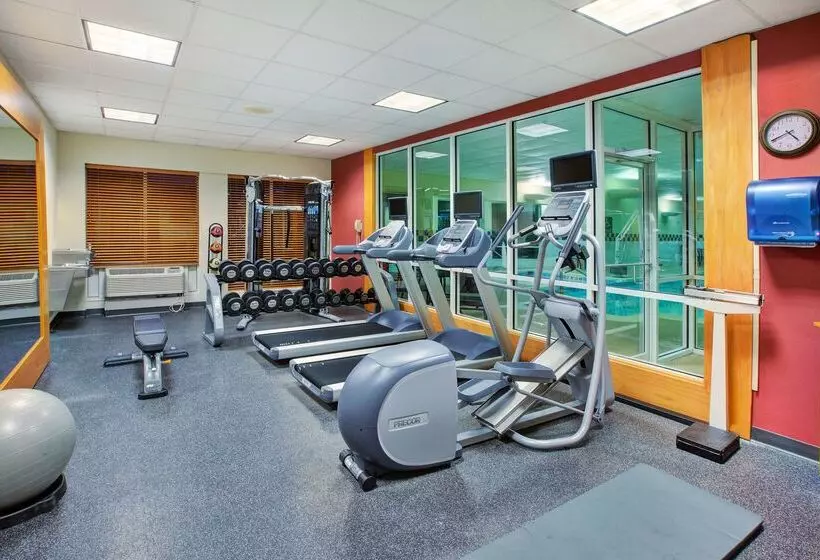 فندق Hilton Garden Inn Chesterton