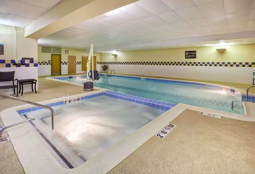 فندق Hilton Garden Inn Chesterton