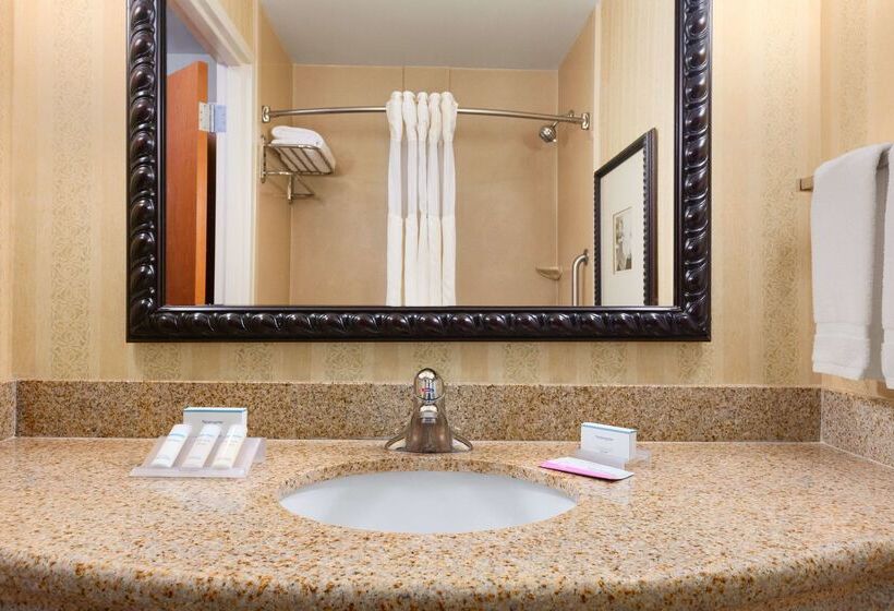 Отель Hilton Garden Inn Solomons