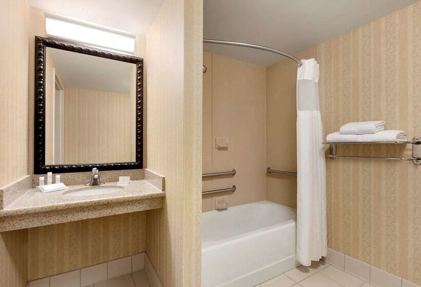 Отель Hilton Garden Inn Solomons