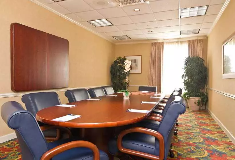 Отель Hilton Garden Inn Wooster