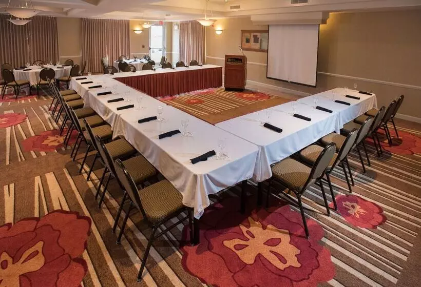 Отель Hilton Garden Inn Wooster