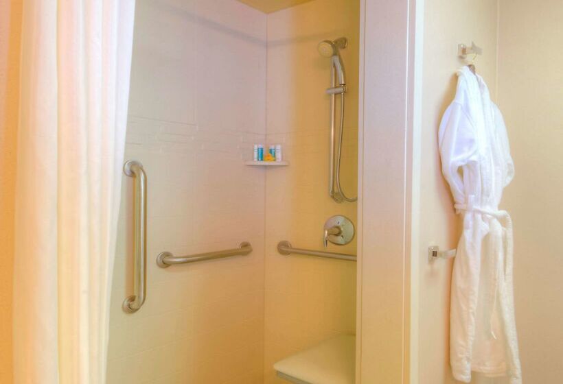 هتل Homewood Suites By Hilton Jackson