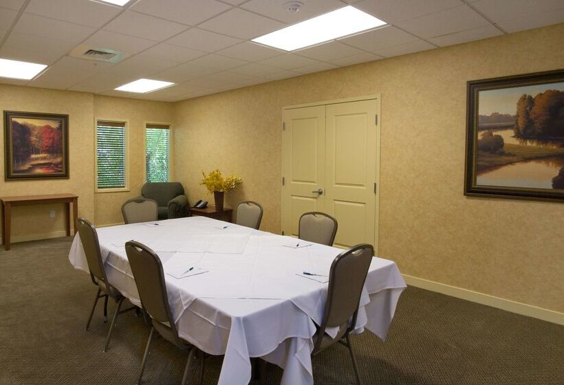 هتل Homewood Suites By Hilton Jackson