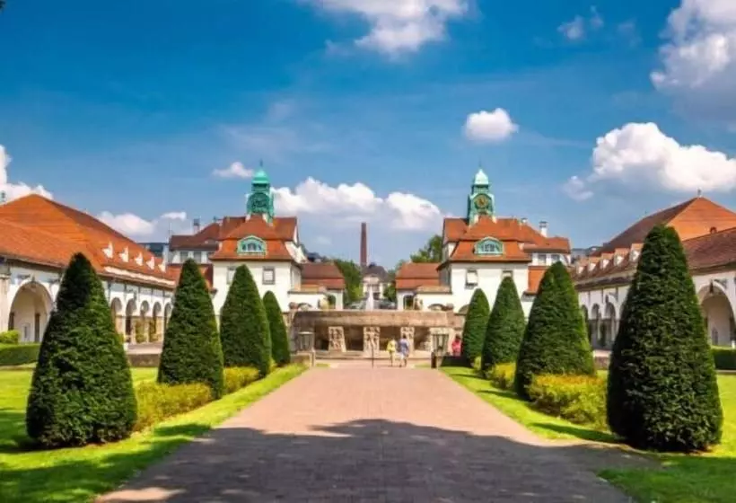 Отель Neuhöfer Am Südpark