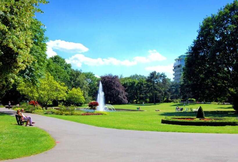 Отель Neuhöfer Am Südpark