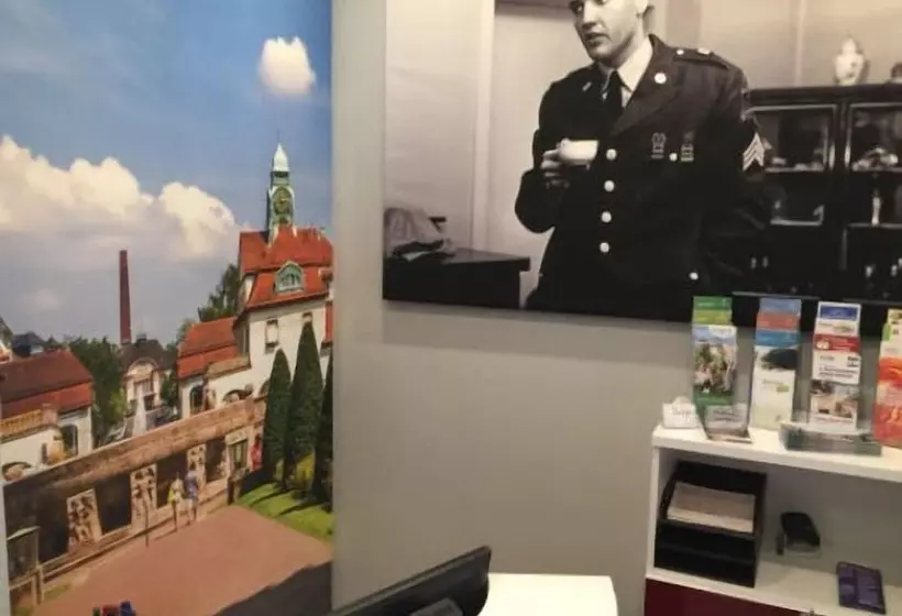 Отель Neuhöfer Am Südpark