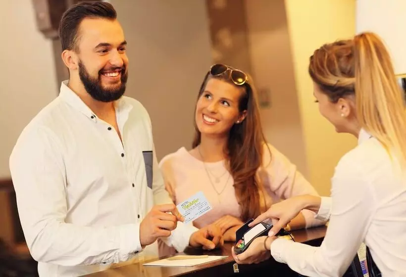 Отель Neuhöfer Am Südpark