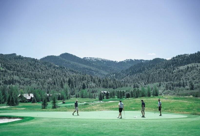 هتل The Lodge At Bronze Buffalo Ranch