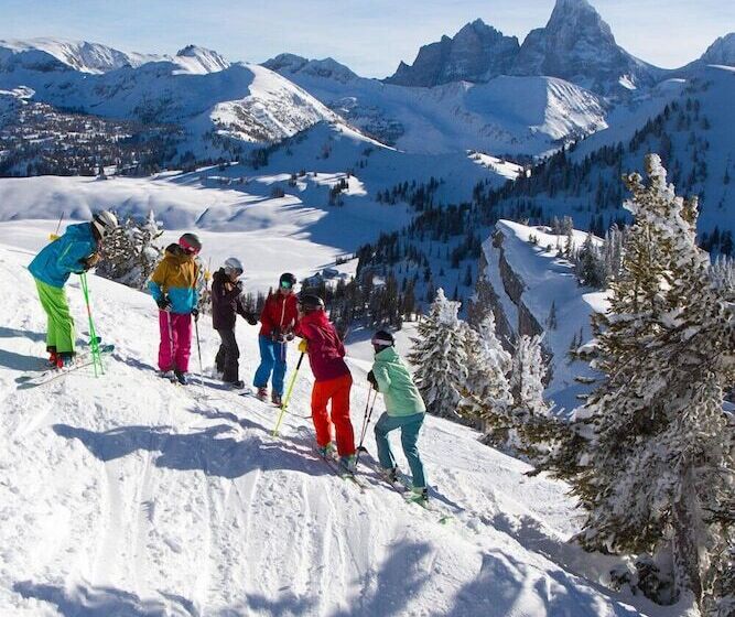 هتل The Lodge At Bronze Buffalo Ranch