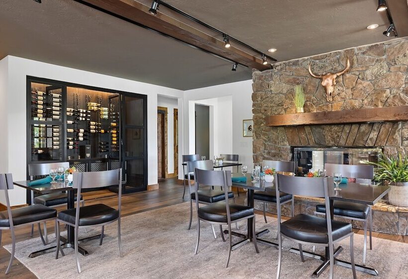 هتل The Lodge At Bronze Buffalo Ranch