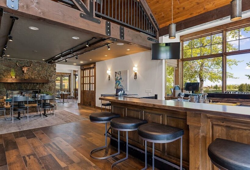 هتل The Lodge At Bronze Buffalo Ranch