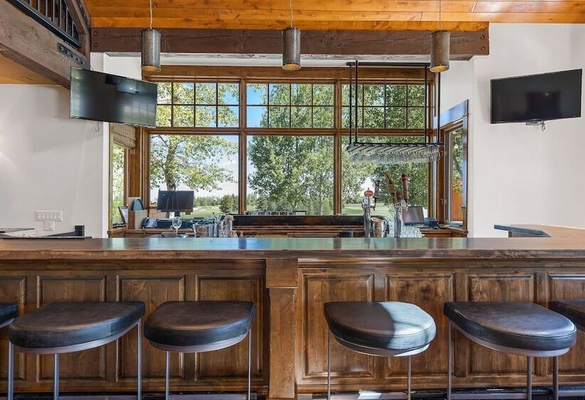 هتل The Lodge At Bronze Buffalo Ranch