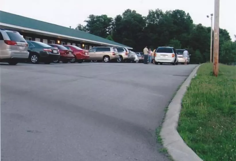 Retkeilymaja Deerfield Inn & Suites