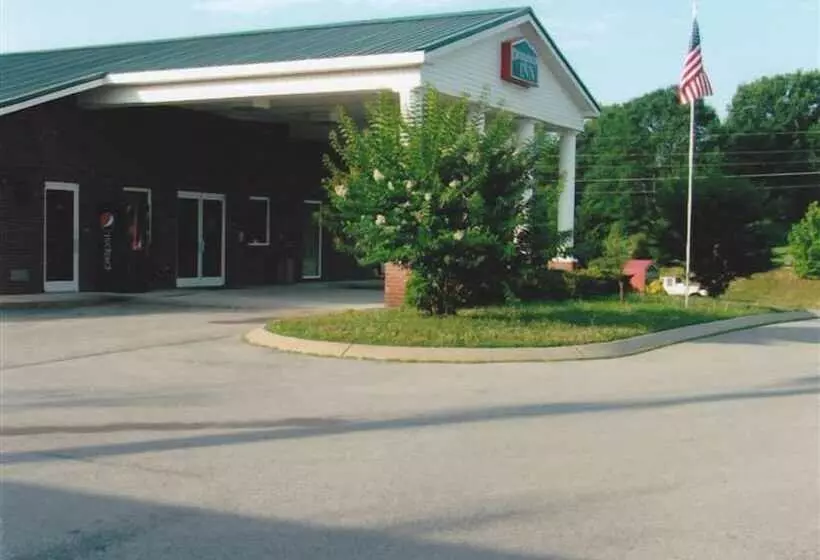 Retkeilymaja Deerfield Inn & Suites