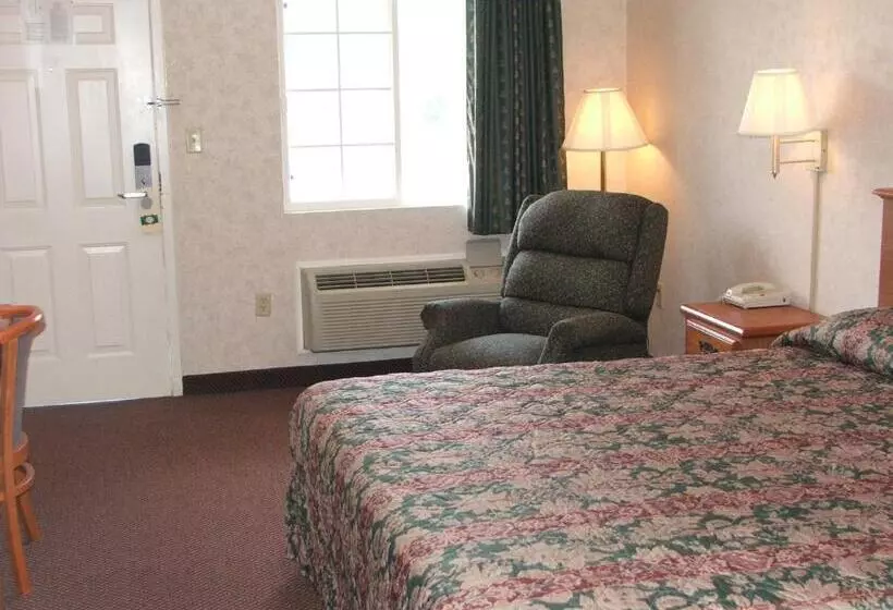 Retkeilymaja Deerfield Inn & Suites