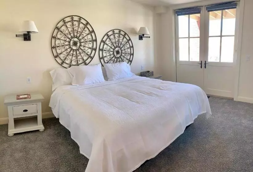 Annie S Place Bed & Breakfast