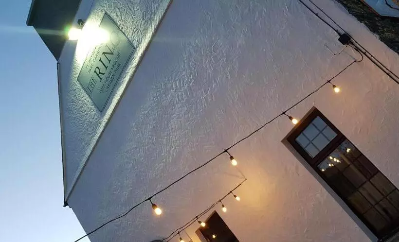 Ensuite Bed And Breakfast Rooms At The Ring Pub