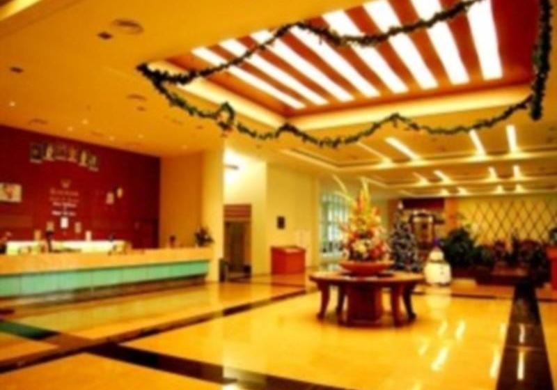 בית מלון כפרי Kingwood Resort Mukah