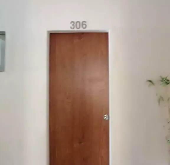 ホテル Reddoorz @ Bansud Oriental Mindoro