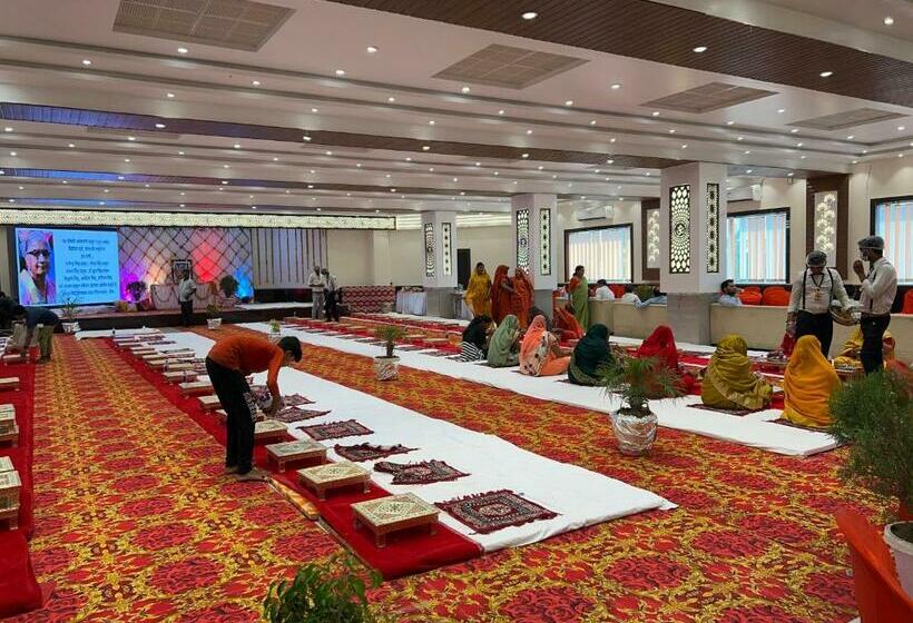 酒店 Shri Siddhivinayak