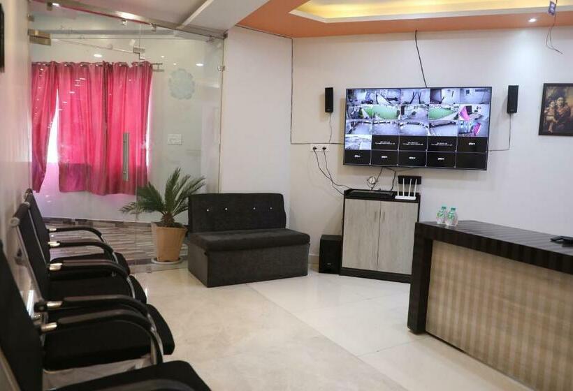 酒店 Shri Siddhivinayak