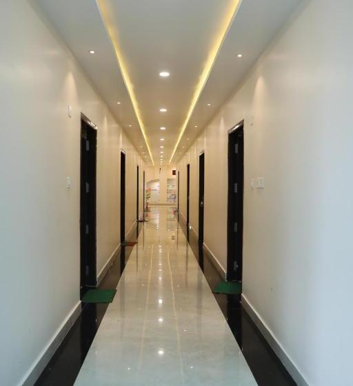 酒店 Shri Siddhivinayak