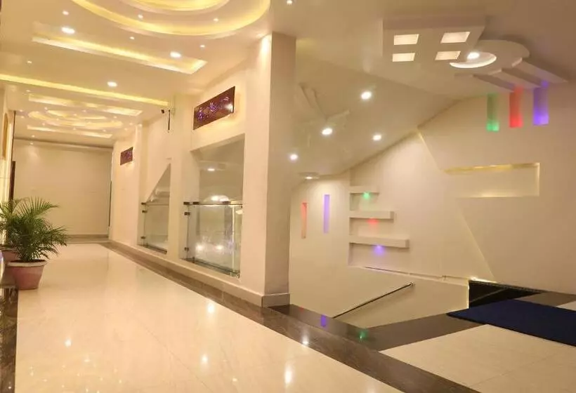 ホテル Shri Siddhivinayak