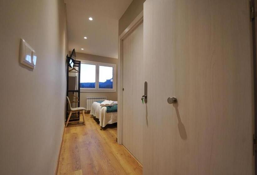 Pensione Larrion Hostal   Ostatua