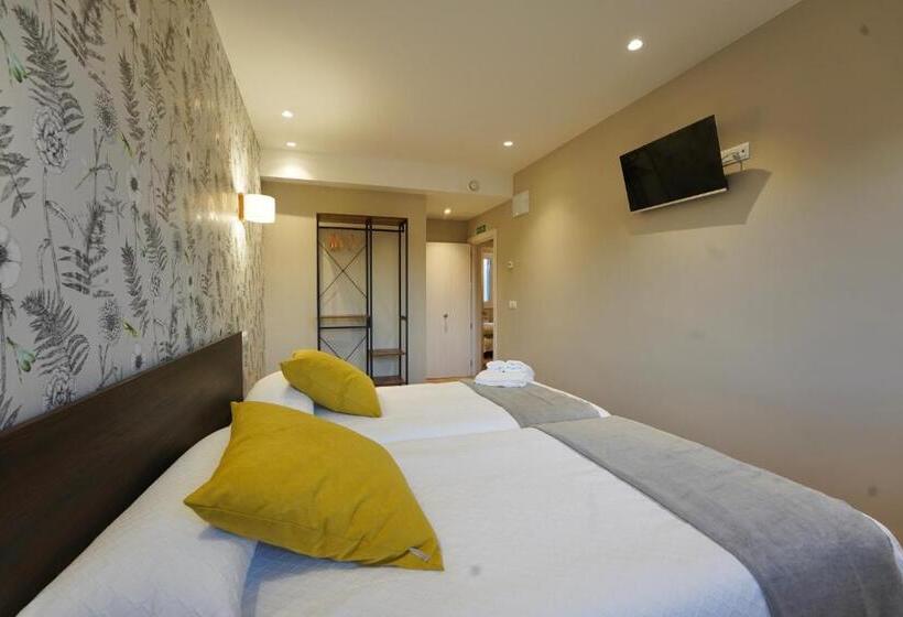 Pensione Larrion Hostal   Ostatua