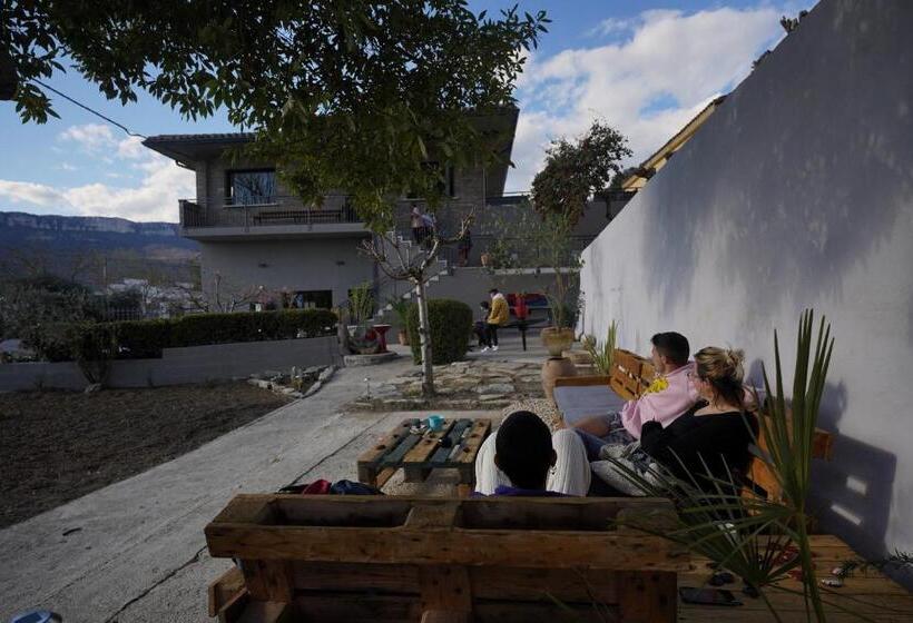 Pensione Larrion Hostal   Ostatua