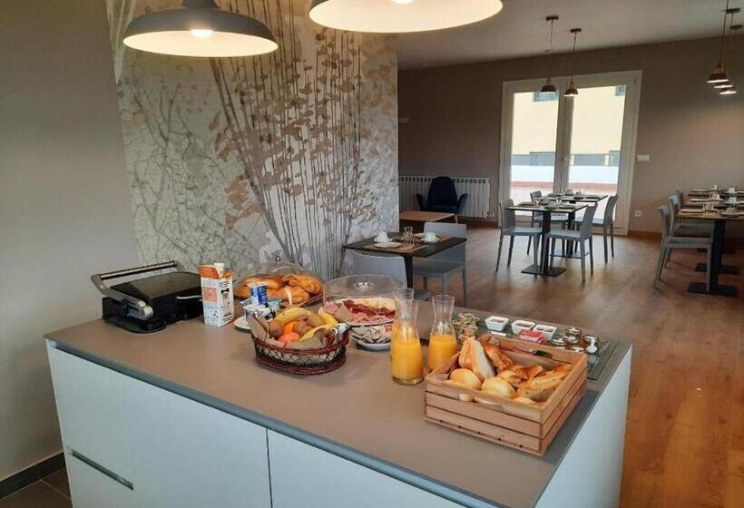 Pensione Larrion Hostal   Ostatua