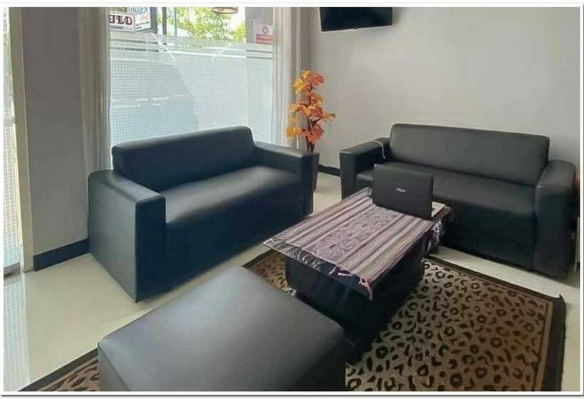 Pensió Losmen Family Syariah Bypass Juanda Mitra Reddoorz