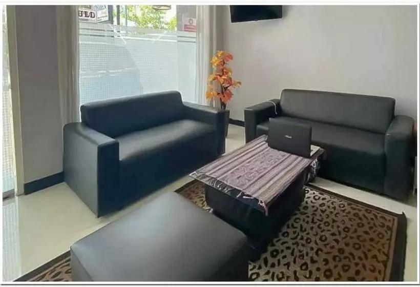 ペンション Losmen Family Syariah Bypass Juanda Mitra Reddoorz