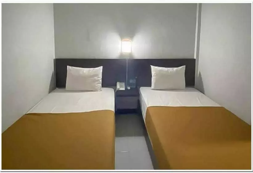 ペンション Losmen Family Syariah Bypass Juanda Mitra Reddoorz