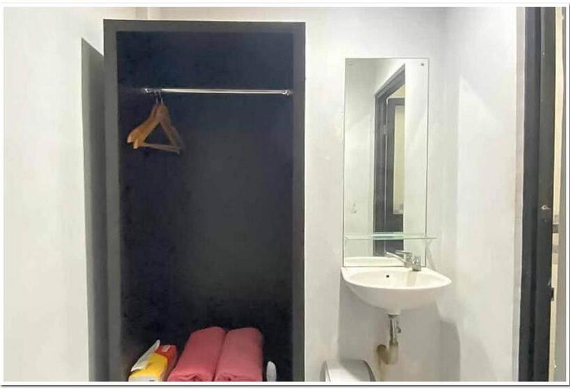 Pensió Losmen Family Syariah Bypass Juanda Mitra Reddoorz