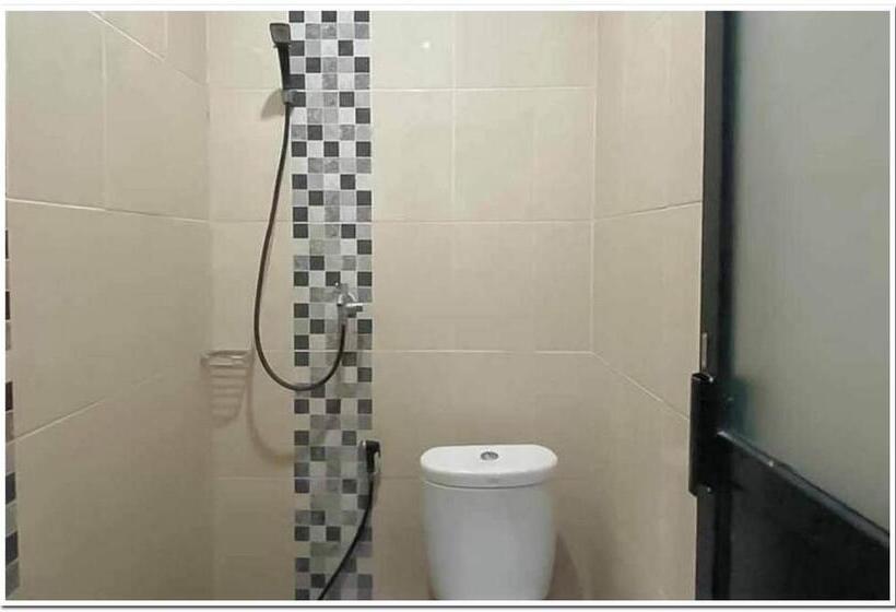 Pensão Losmen Family Syariah Bypass Juanda Mitra Reddoorz