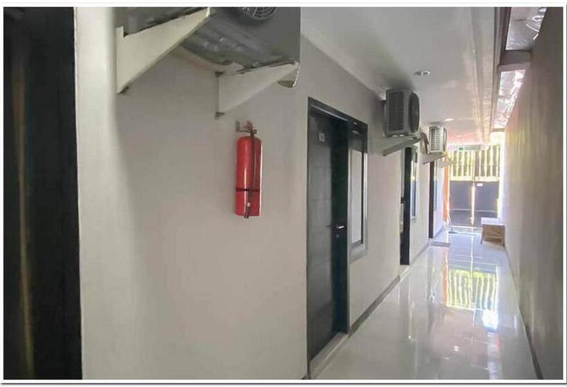 Pensão Losmen Family Syariah Bypass Juanda Mitra Reddoorz