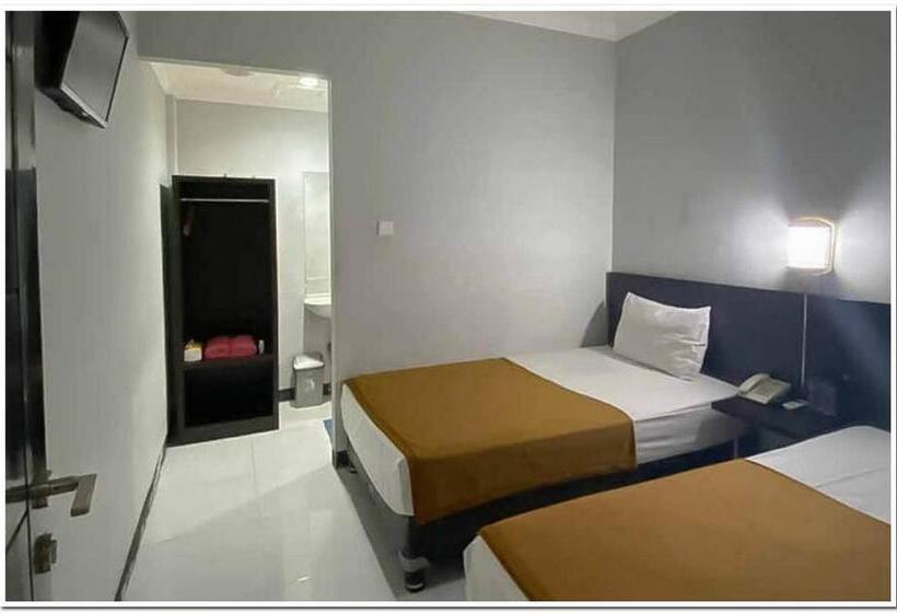 Pensió Losmen Family Syariah Bypass Juanda Mitra Reddoorz