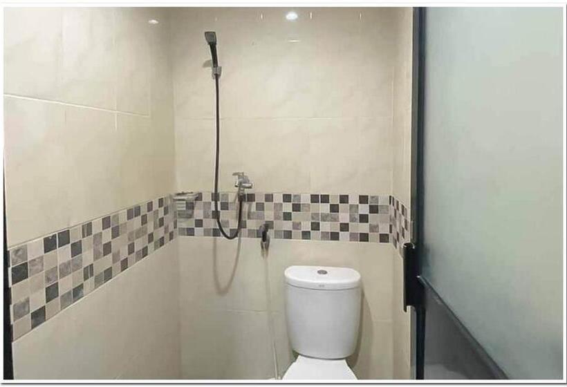 Pensjonat Losmen Family Syariah Bypass Juanda Mitra Reddoorz