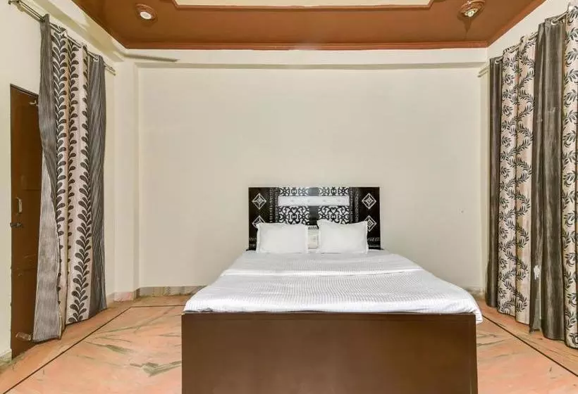 ペンション Oyo 77799 Ajeet Star Guest House Homes Stays