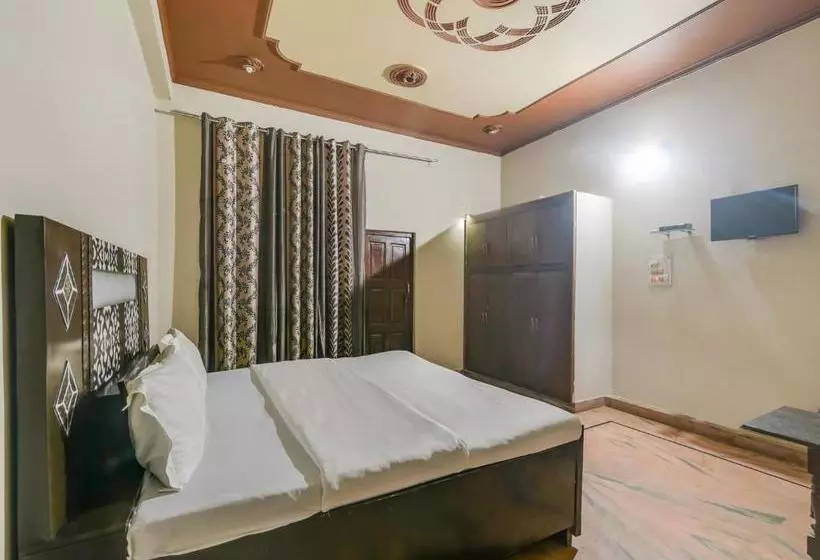 ペンション Oyo 77799 Ajeet Star Guest House Homes Stays