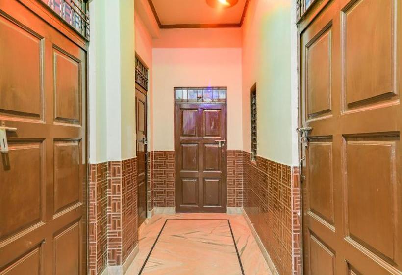 Пансион Oyo 77799 Ajeet Star Guest House Homes Stays