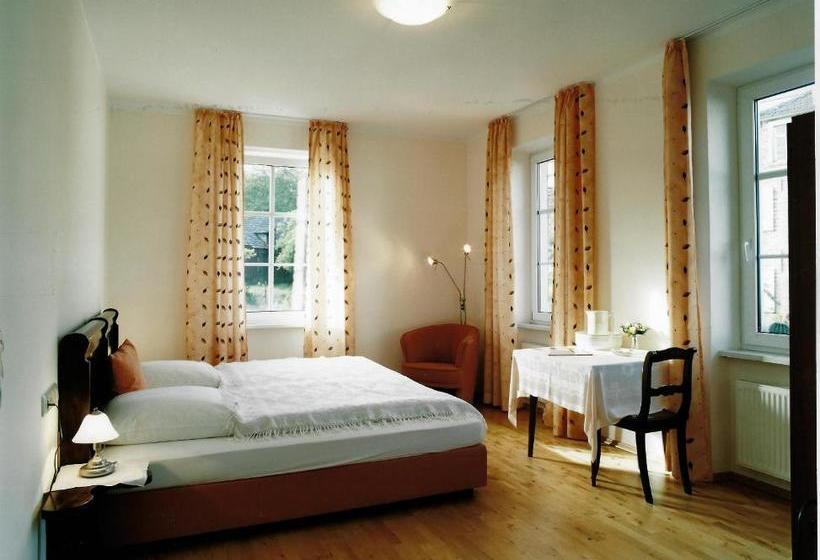 הוסטל Gästehaus Zum Goldberg