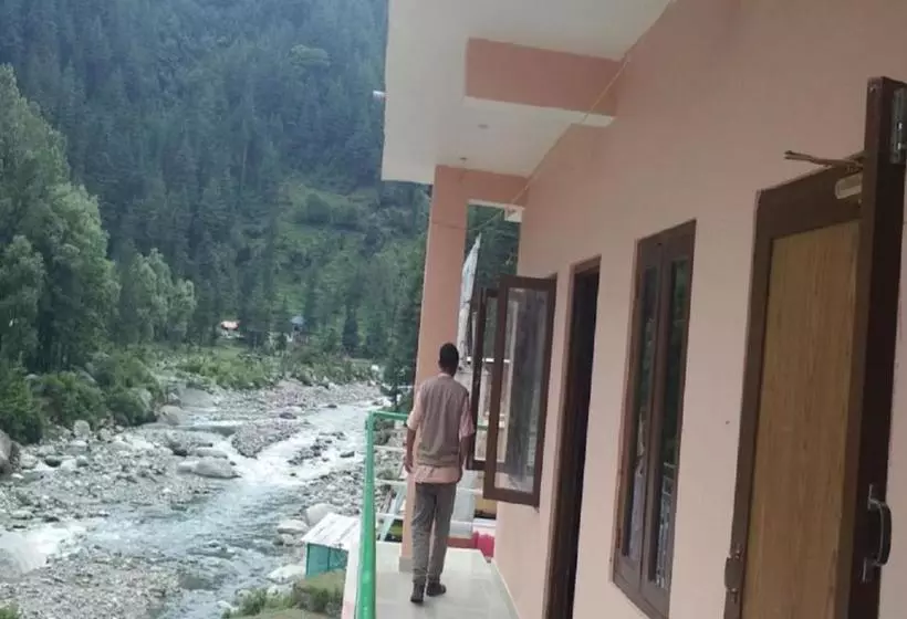 Aamiaismajoitus (B&B) Surat, Barot