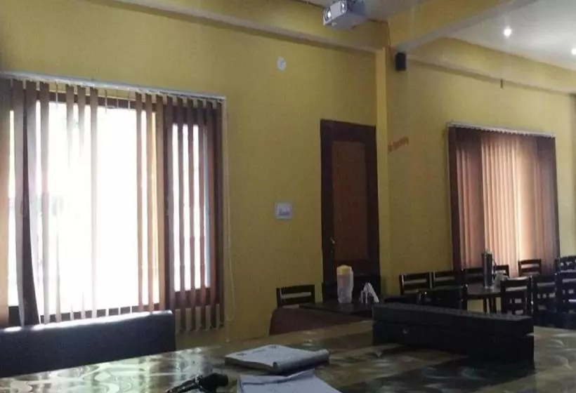 Aamiaismajoitus (B&B) Surat, Barot