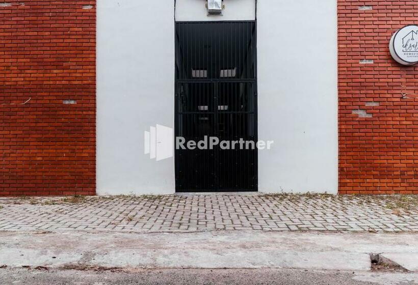 호텔 Aksara Homestay Syariah Mitra Reddoorz