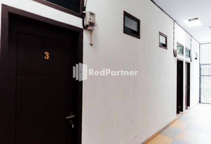 호텔 Aksara Homestay Syariah Mitra Reddoorz