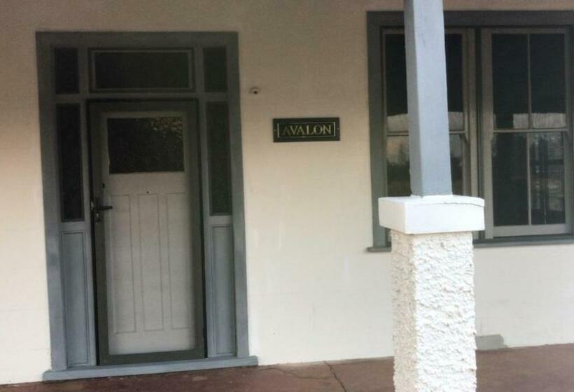 호텔 Avalon Farm Stay