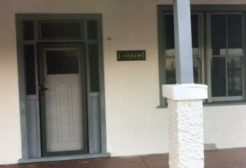 Hotelli Avalon Farm Stay